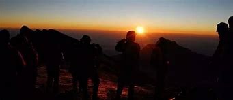 转载：你可以一辈子不登山，但你心中一定要有一座山